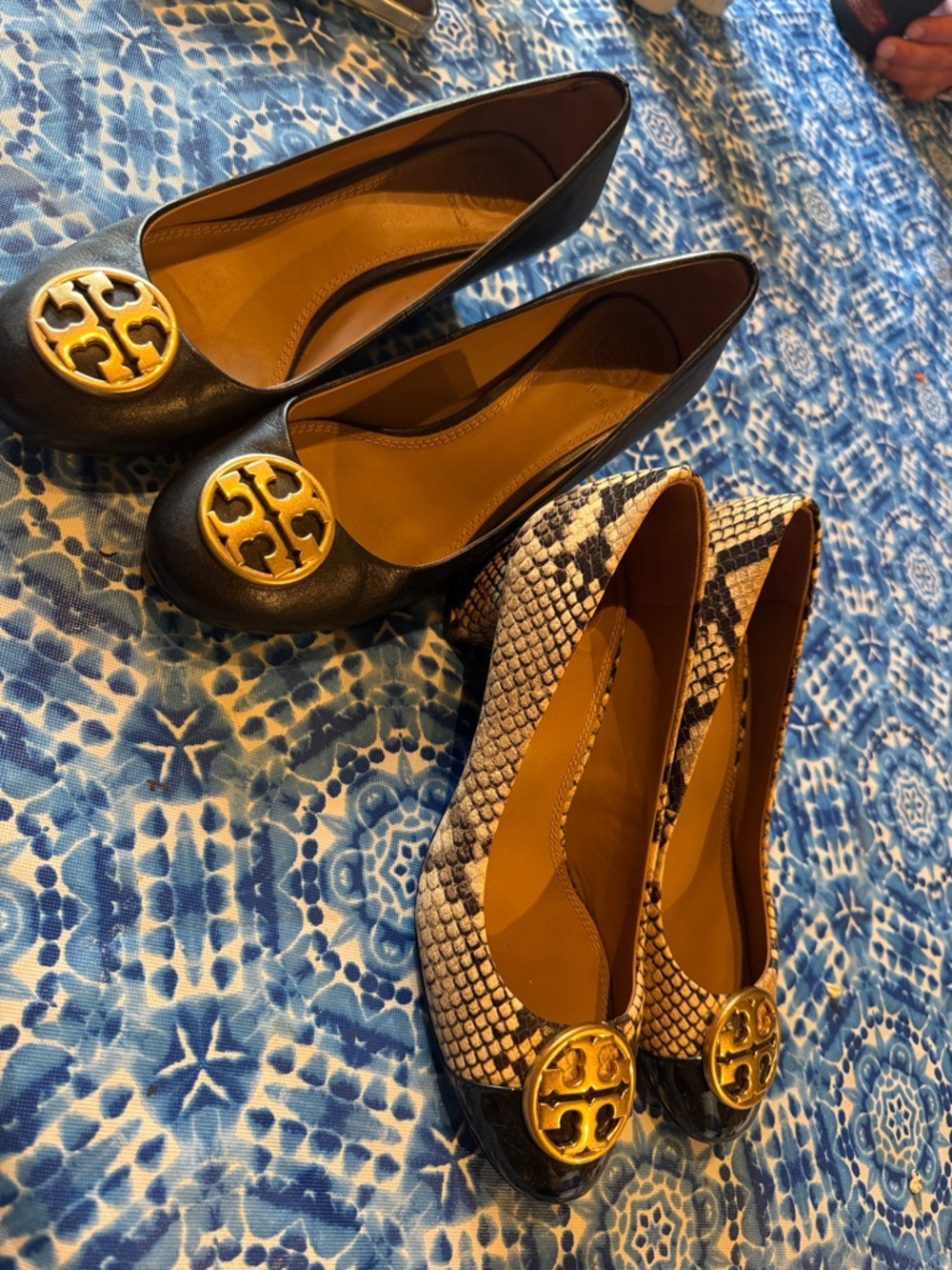 Tory Burch Two-Pair heeled  in Black and Snake Print